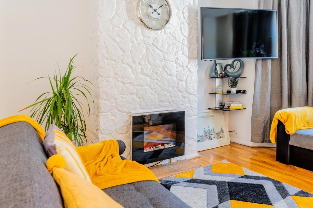 Stylish 3-Bed Terraced House With Wi-Fi Lejlighed Chatham  Eksteriør billede